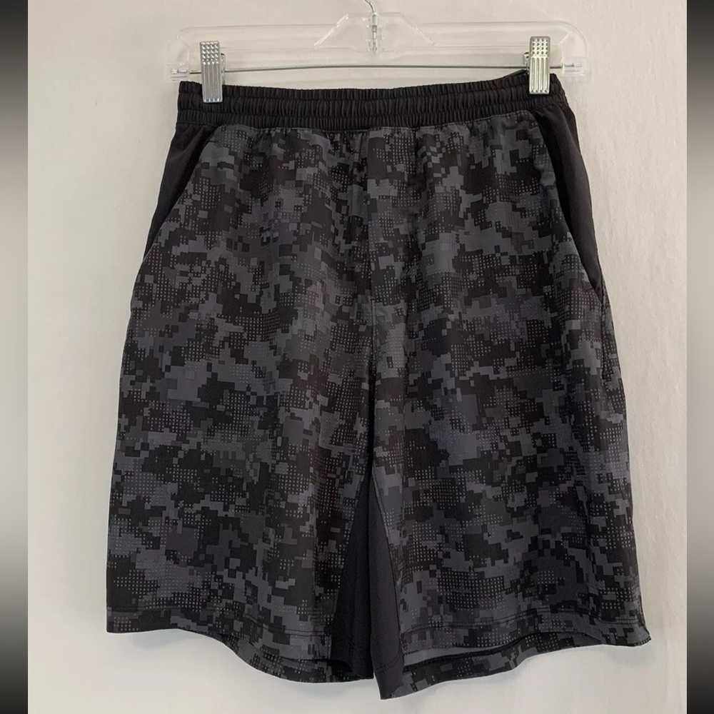 Lululemon Men's Black Grey Pace Breaker Shorts Size S